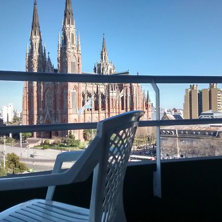 Departamento Plaza Moreno Con Balcon لا بلاتا المظهر الخارجي الصورة